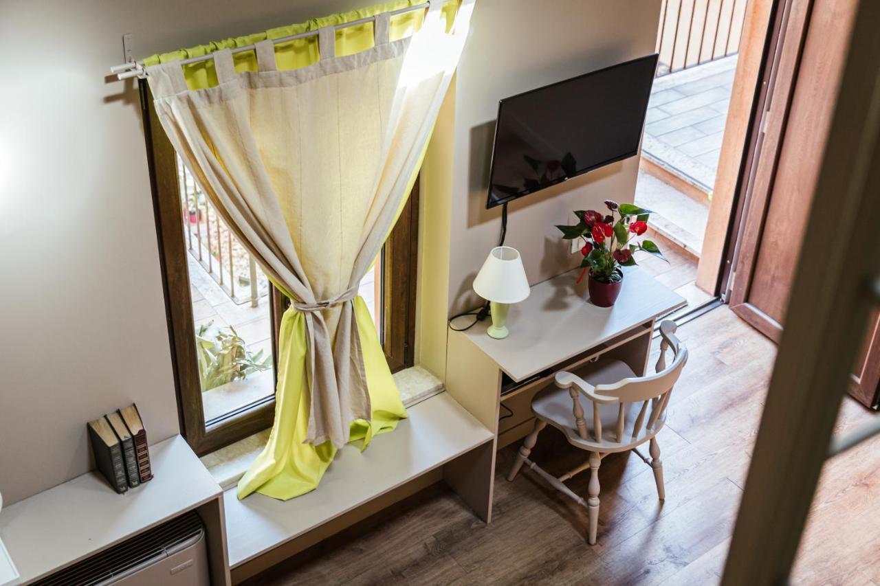 Antico Borgo B&B Con Spa - Adults Only Manerba del Garda Εξωτερικό φωτογραφία