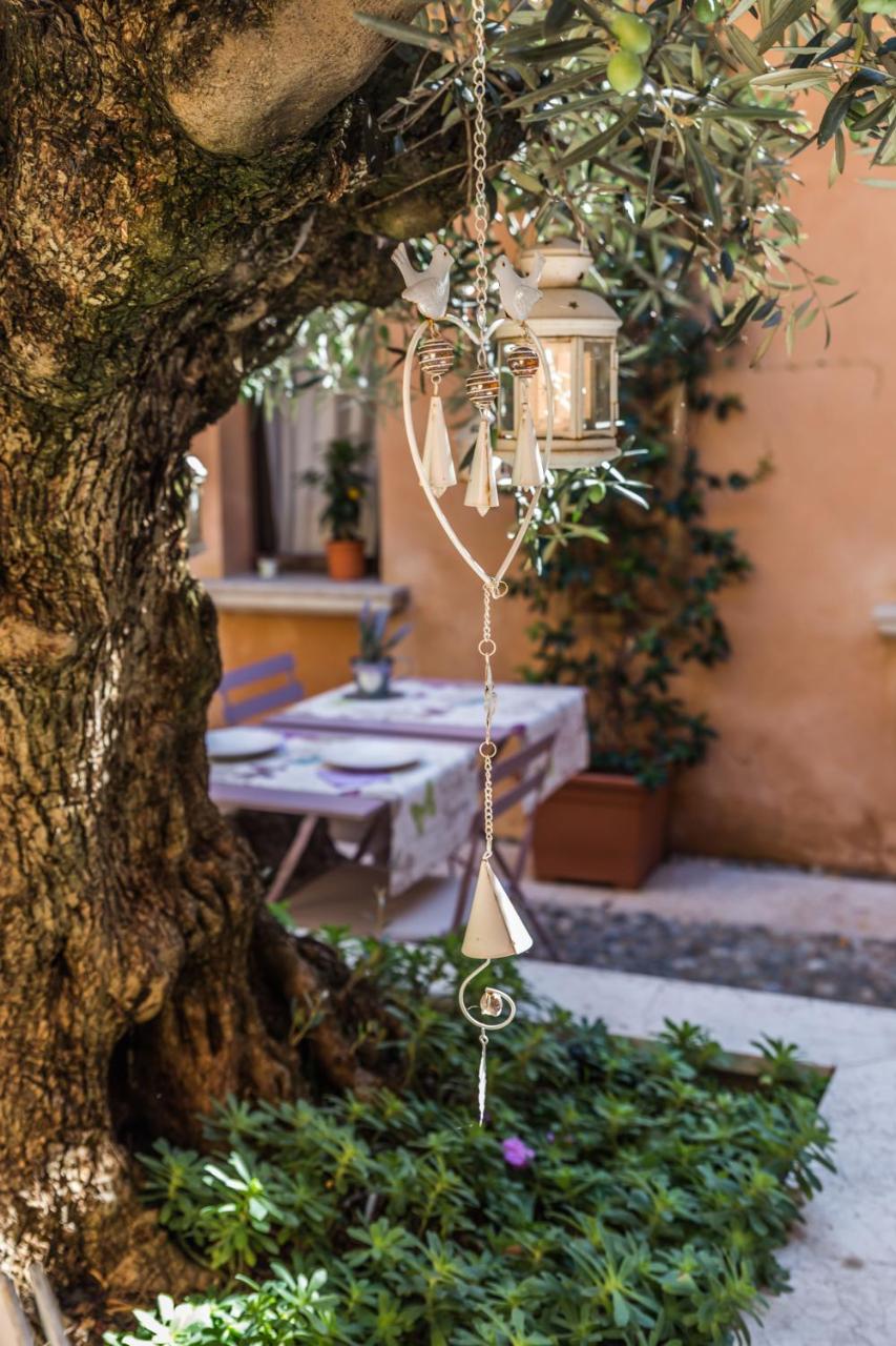 Antico Borgo B&B Con Spa - Adults Only Manerba del Garda Εξωτερικό φωτογραφία